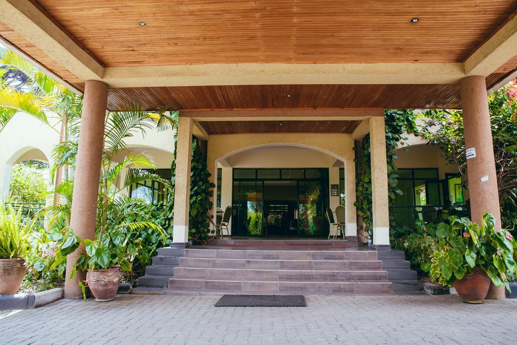 Gorillas Volcanoes Hotel Рухенгери Екстериор снимка