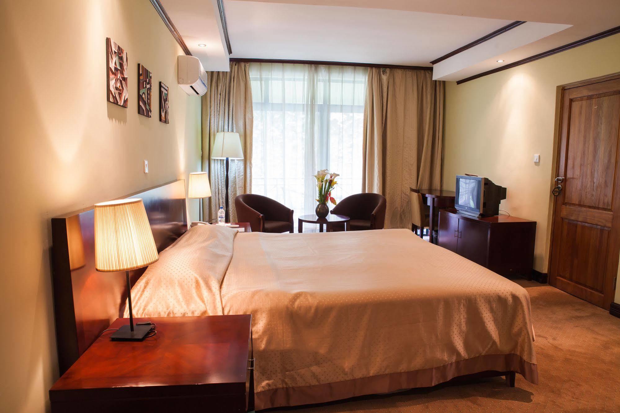 Gorillas Volcanoes Hotel Рухенгери Екстериор снимка