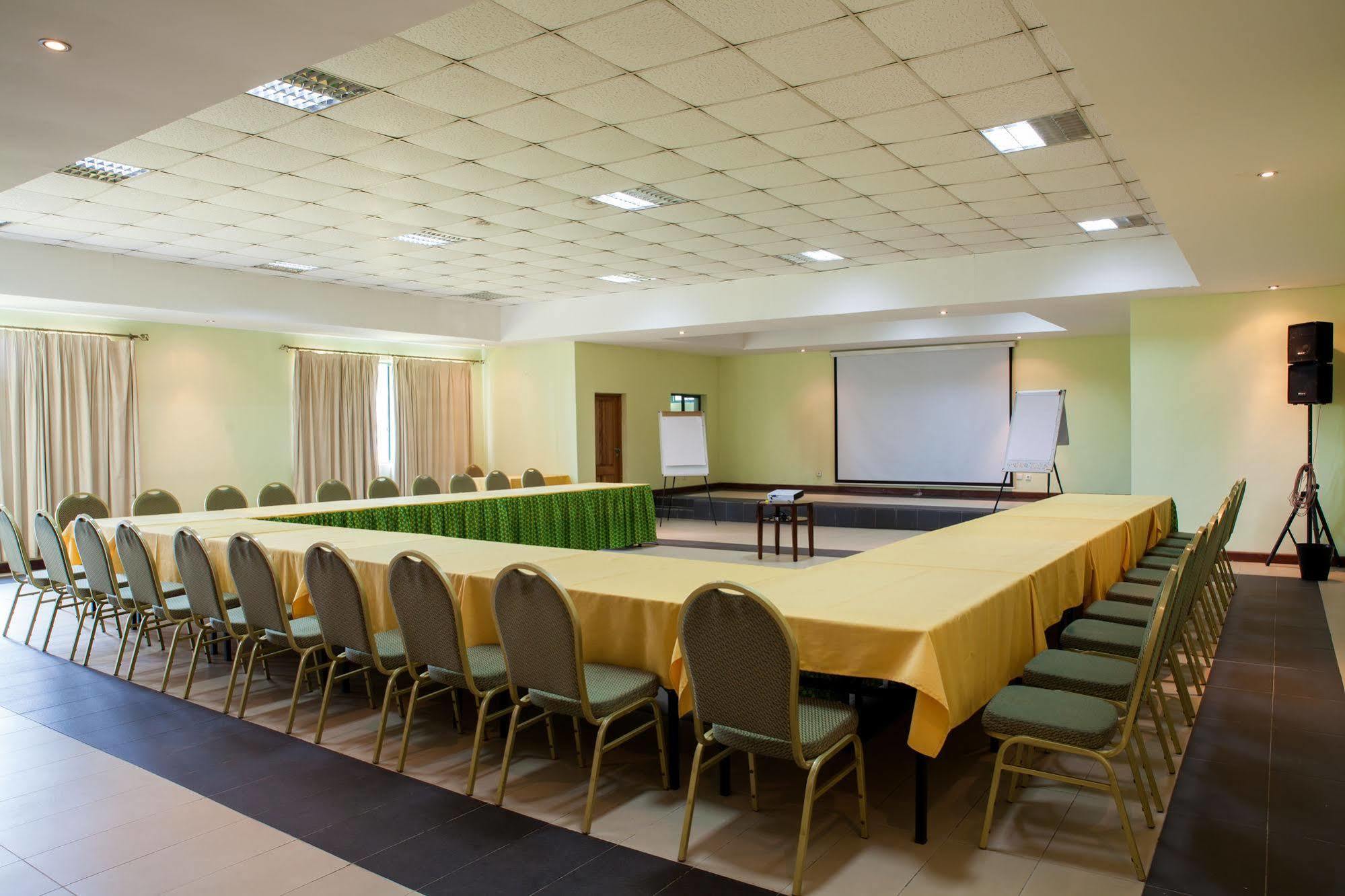 Gorillas Volcanoes Hotel Рухенгери Екстериор снимка